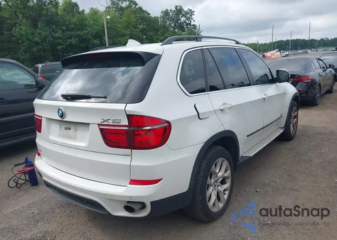 2013 BMW X5 xDrive35I/xDrive35I Premium/xDrive35I Sport Activity z USA, uszkodzony, nr VIN 5UXZV4C59D0E04669